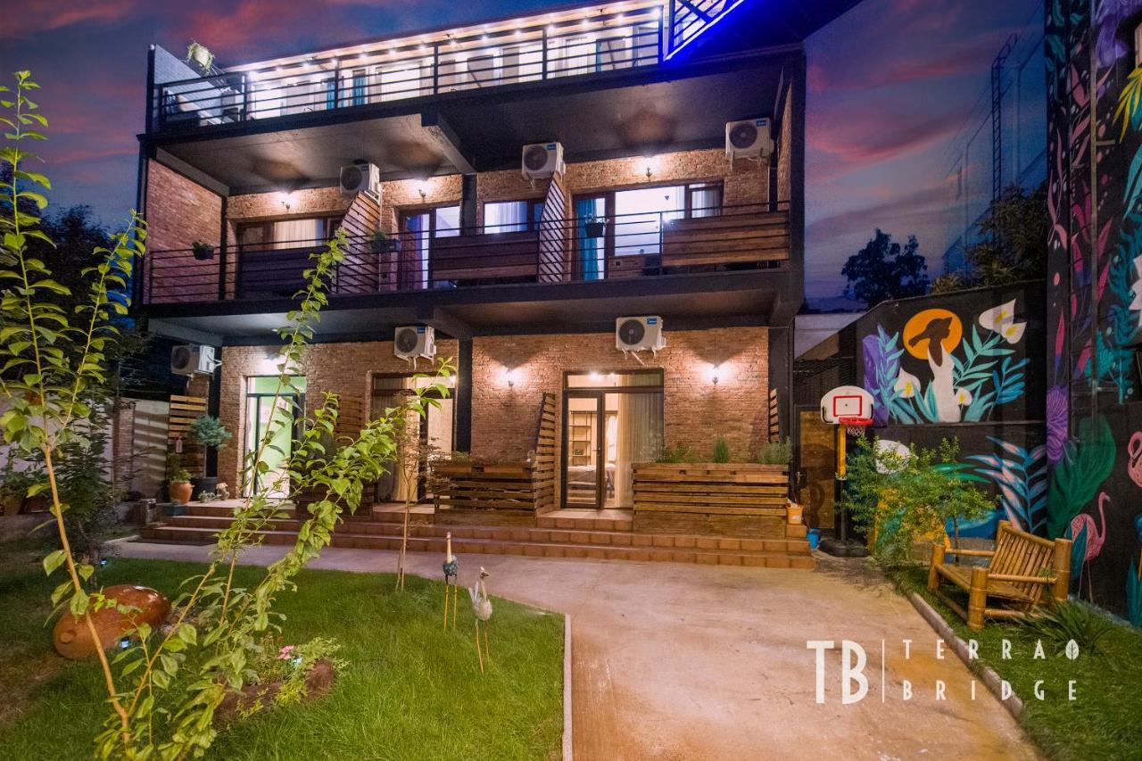 Terra Bridge Hotel Tbilisi Ngoại thất bức ảnh