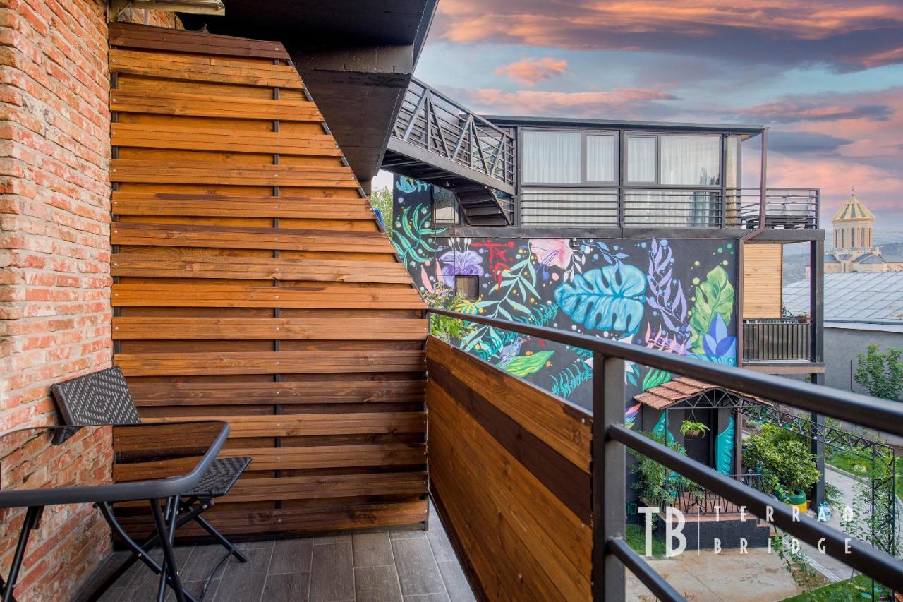Terra Bridge Hotel Tbilisi Ngoại thất bức ảnh