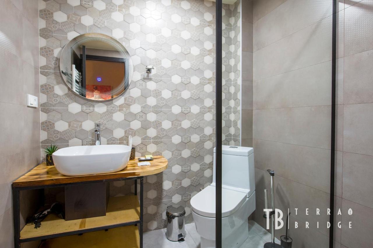 Terra Bridge Hotel Tbilisi Ngoại thất bức ảnh