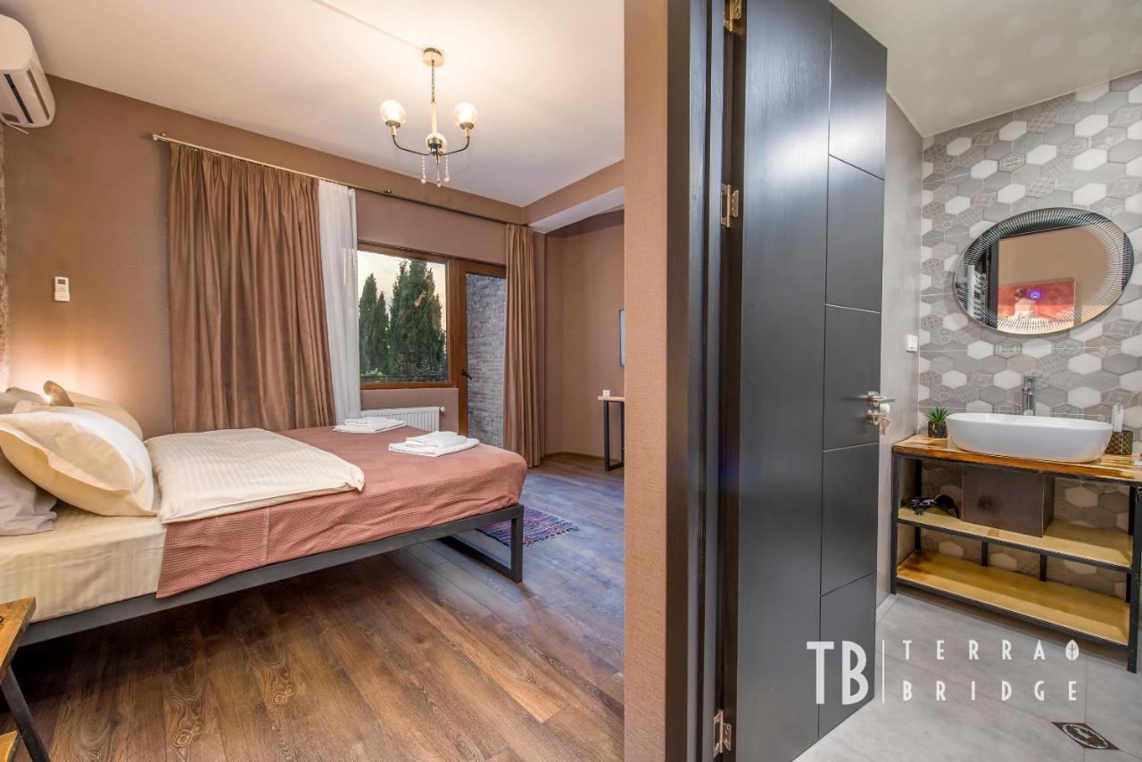 Terra Bridge Hotel Tbilisi Ngoại thất bức ảnh