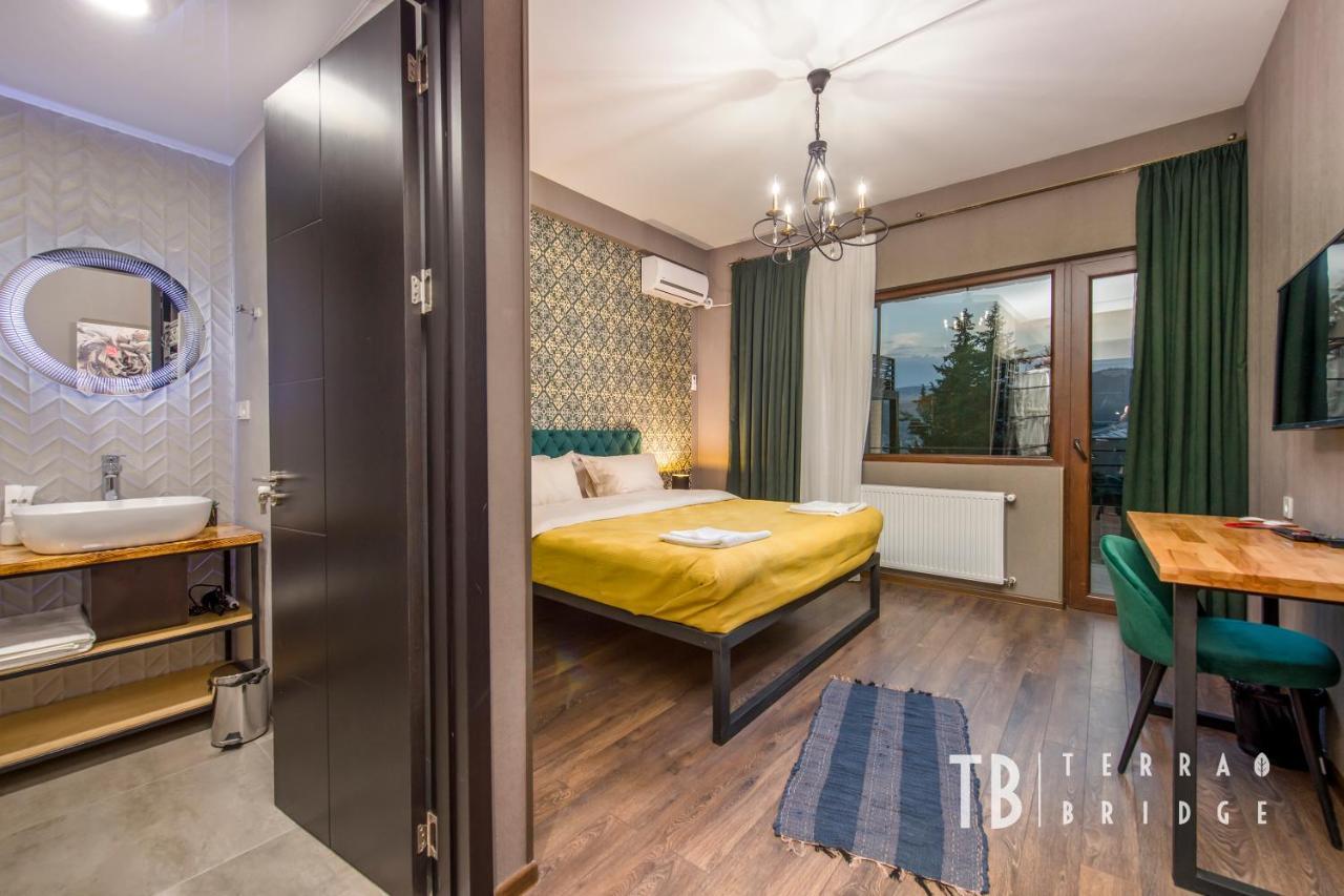 Terra Bridge Hotel Tbilisi Ngoại thất bức ảnh