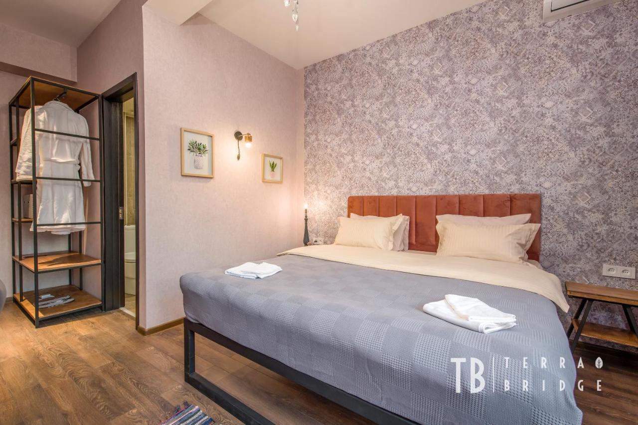Terra Bridge Hotel Tbilisi Ngoại thất bức ảnh